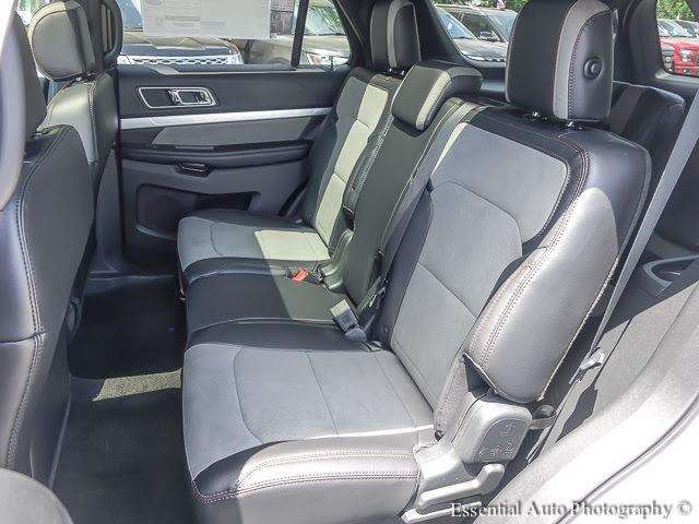 Ford Explorer 2017 photo 10